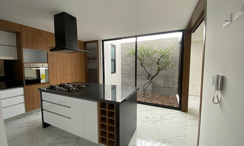 Moderna Casa En Vent...