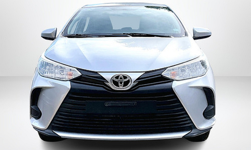 Toyota Yaris 2022...