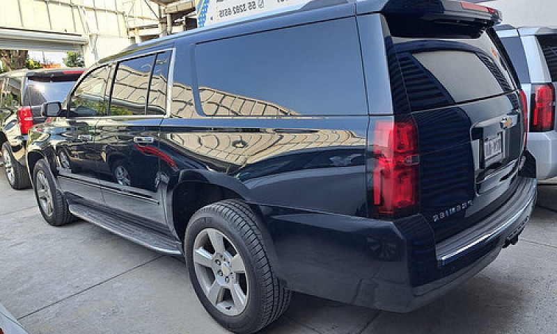 Chevrolet Suburban 2...