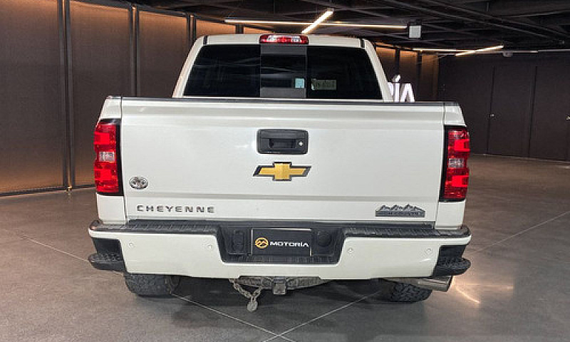 Chevrolet Cheyenne 2...