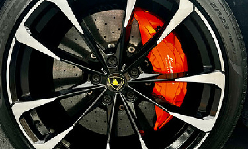 Lamborghini Urus 4.0...