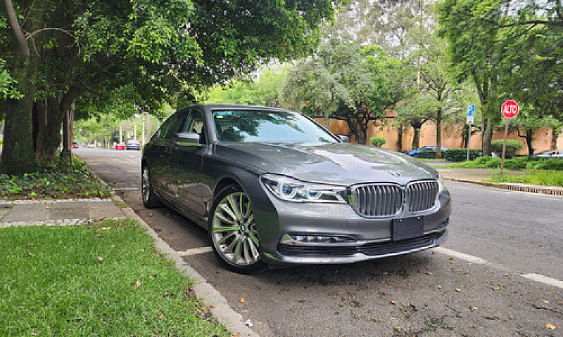 Bmw Serie 7 4.4 750L...