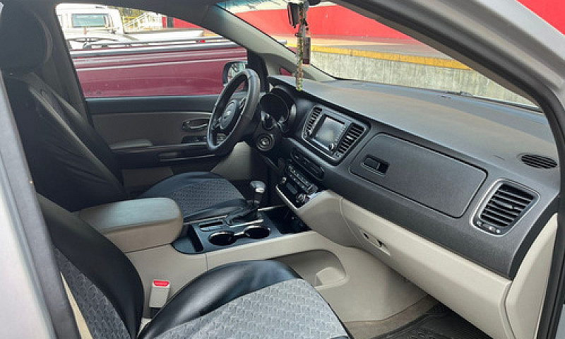 Kia Sedona 3.3 V6 Lx...