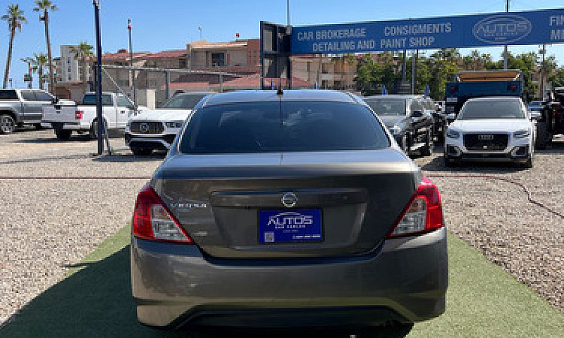 Nissan Versa 2018...