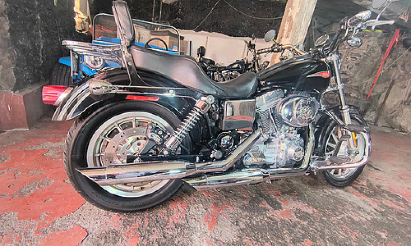 Harley Davidson Dyna...