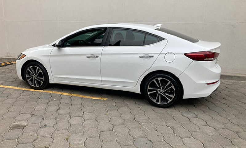 Hyundai Elantra 2017...