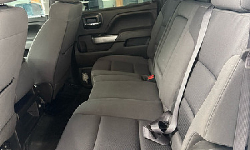 Chevrolet Cheyenne 2...