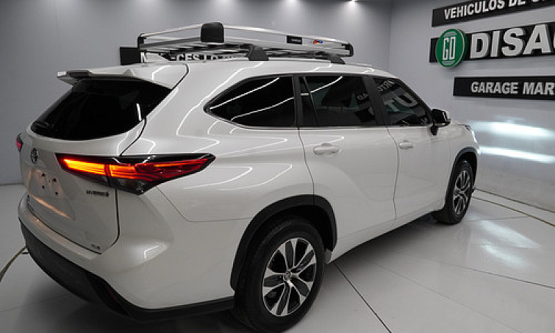 Toyota Highlander 2....