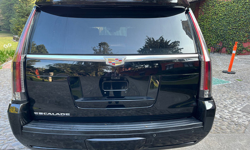 Cadillac Escalade Es...