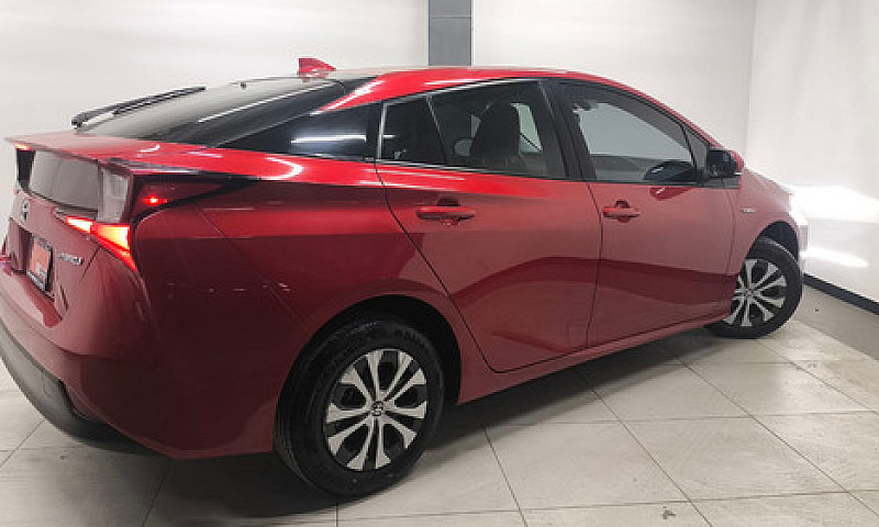 Toyota Prius 2021...