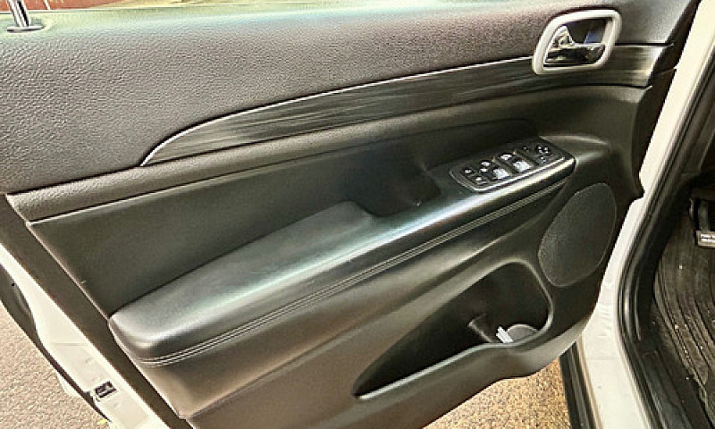 Jeep Grand Cherokee ...