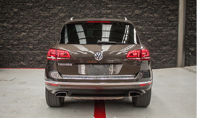 Volkswagen Touareg 2...