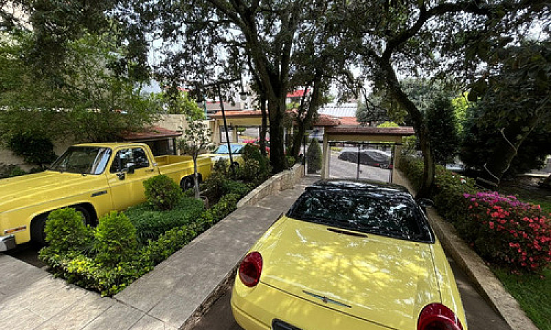 Casa En Venta En Lom...