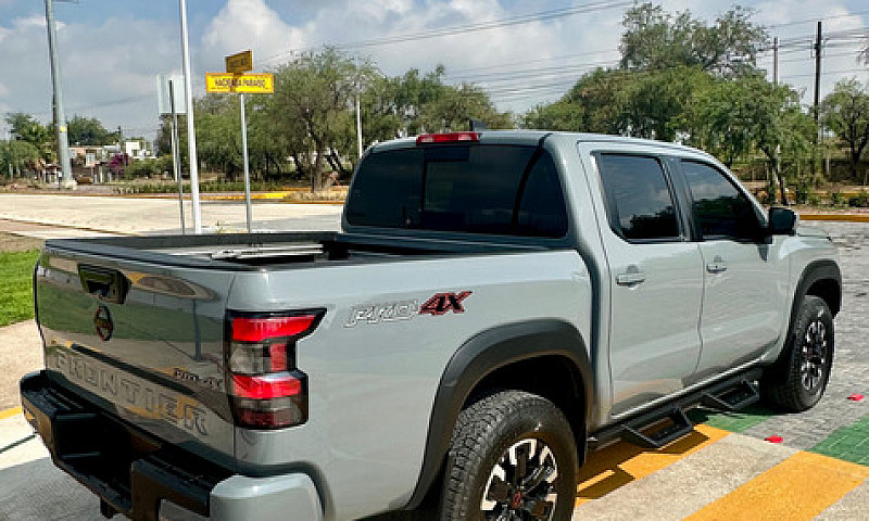 Nissan Frontier 3.8 ...