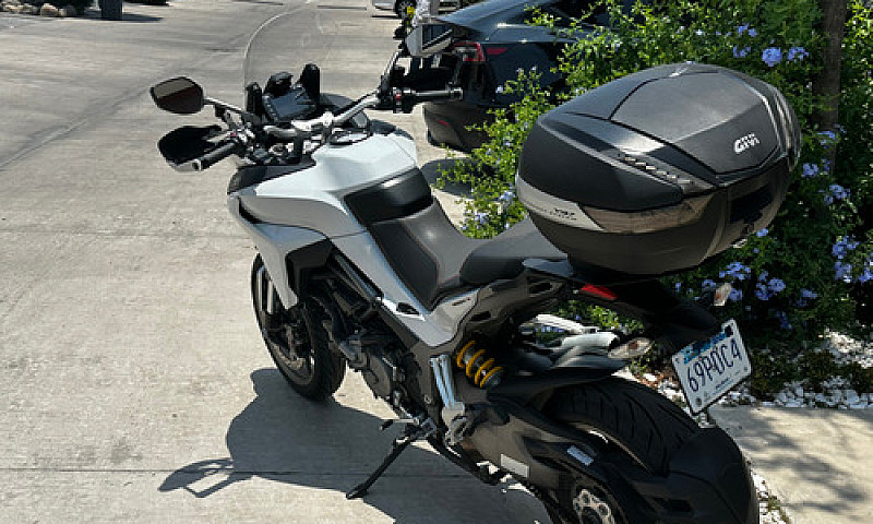 Ducati Multistrada 1...