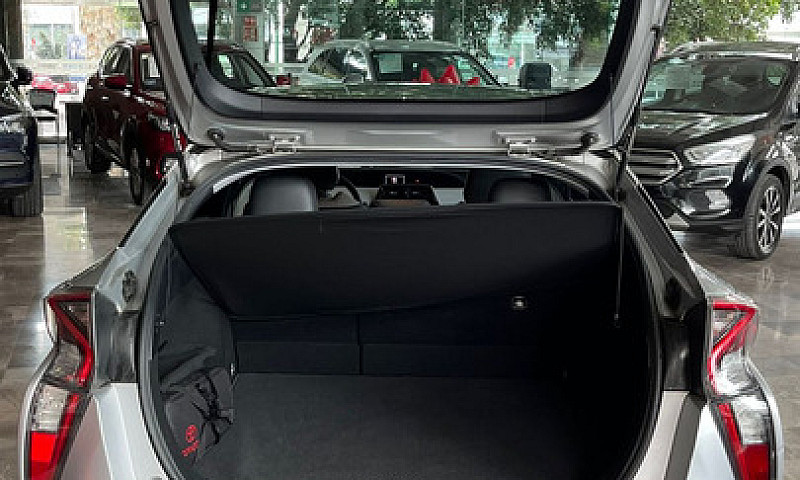 Toyota Prius 2017 1....