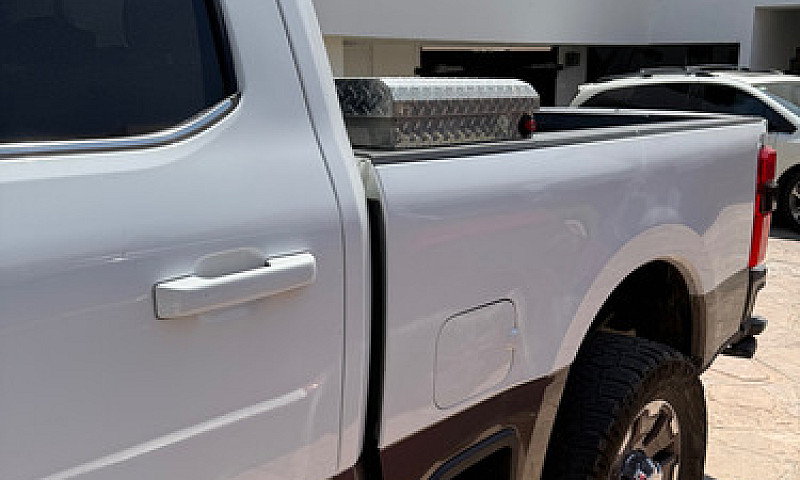 Ford F250 Súper Duty...