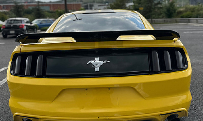 Ford Mustang 3.8 Cou...