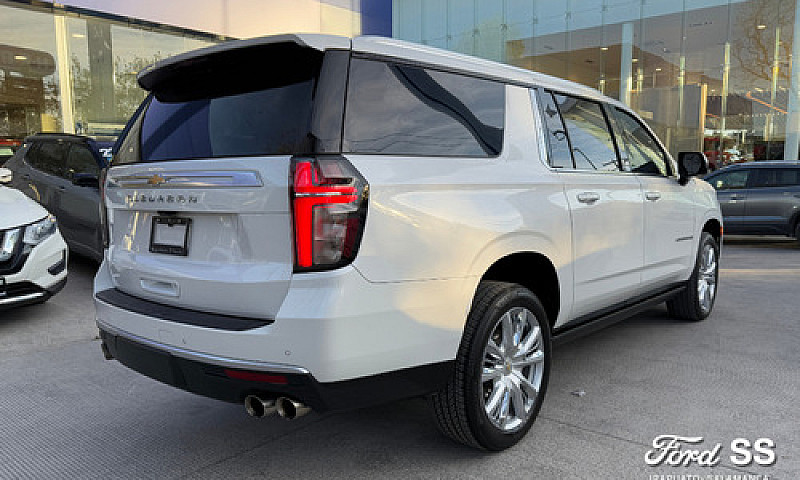 Chevrolet Suburban 2...