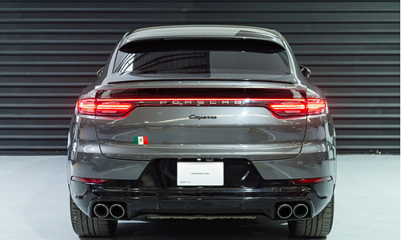 Porsche Cayenne 2023...