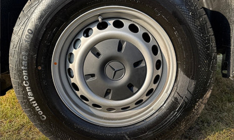Mercedes-Benz Sprint...