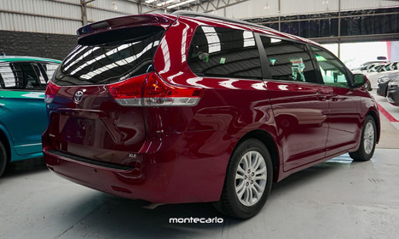 Toyota Sienna 2014...