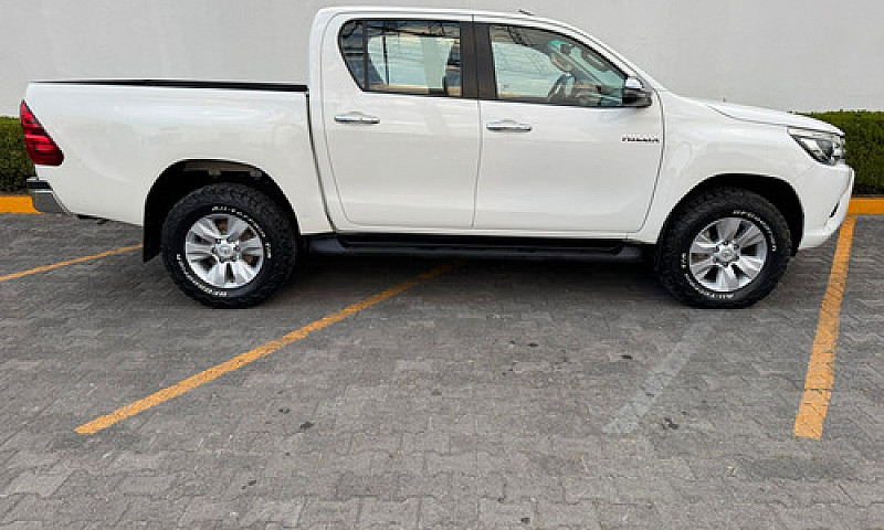 Toyota  Hilux Pick-U...