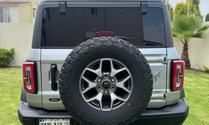Ford Bronco Badlands...
