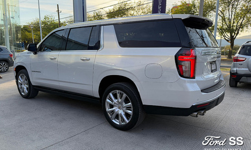 Chevrolet Suburban 2...