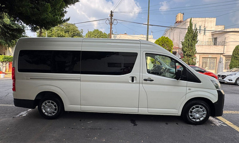 Toyota Hiace 2.7 Ven...