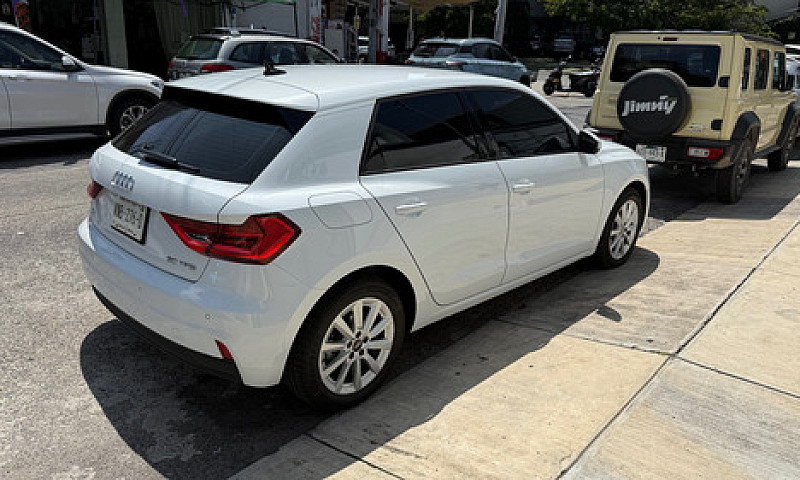 Audi A1 2024 Factura...