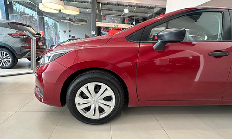 Nissan Versa 2023...