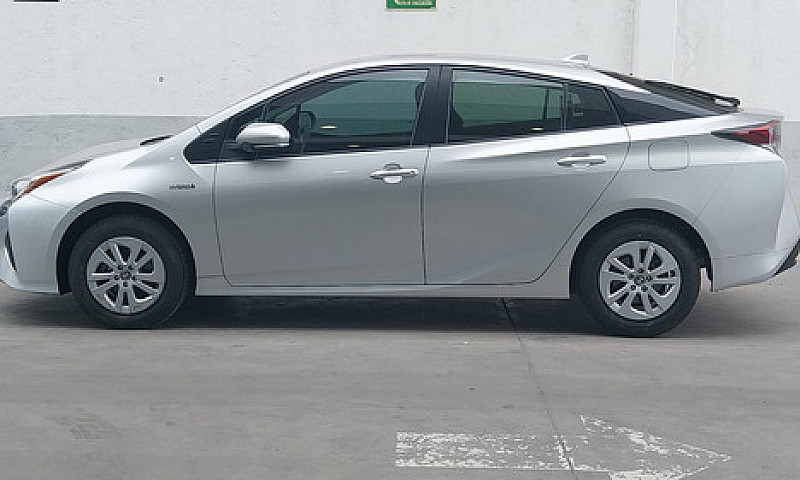 Toyota Prius 2017...