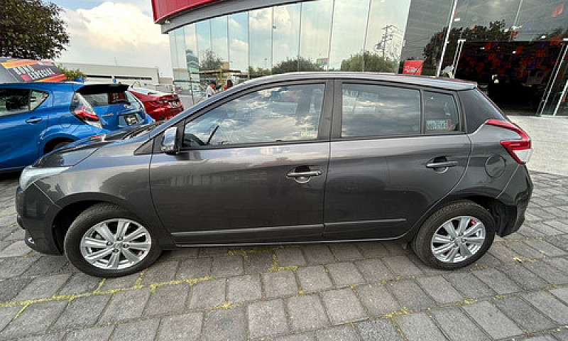 Toyota Yaris 2017...