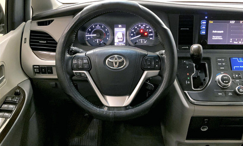 Toyota Sienna 2015...