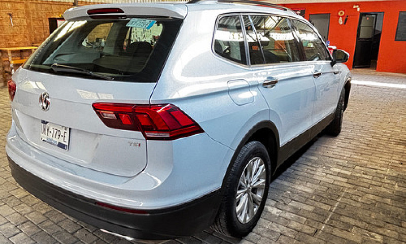 Volkswagen Tiguan 1....
