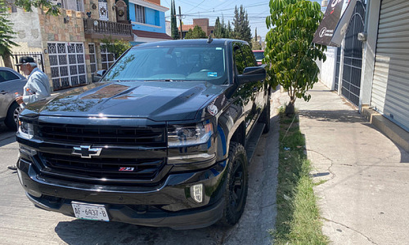 Chevrolet Cheyenne 6...