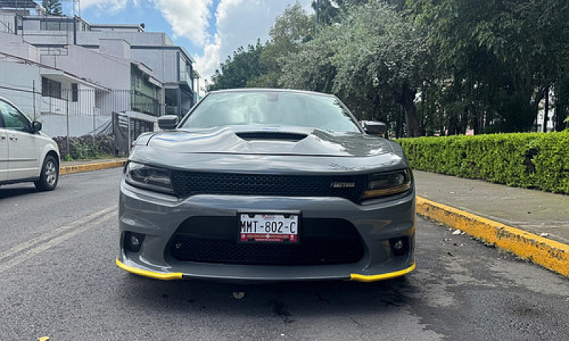 Dodge Charger 5.7 R-...