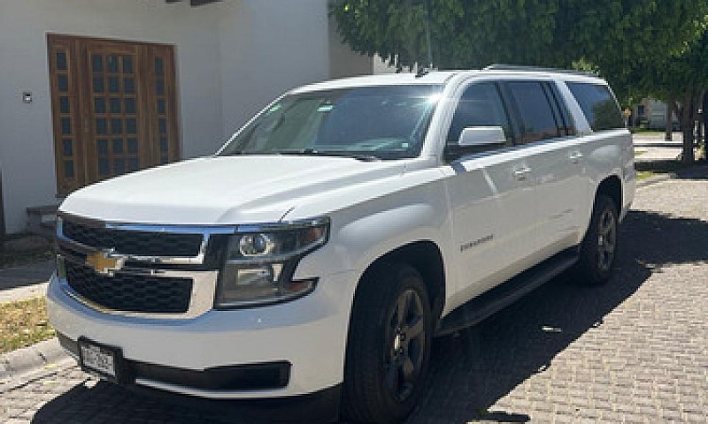 Chevrolet Suburban 5...