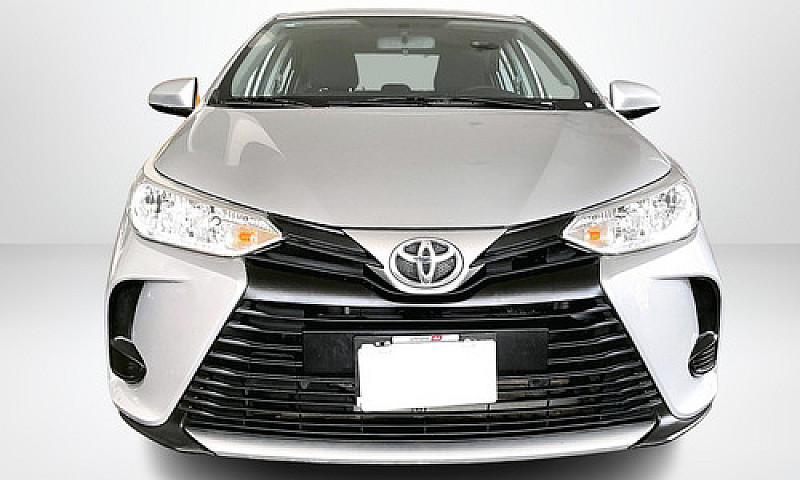 Toyota Yaris 2022...