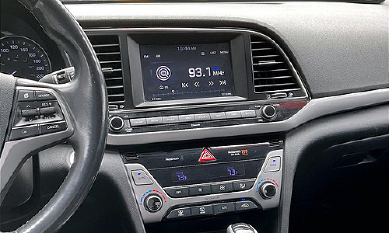 Hyundai Elantra 2018...