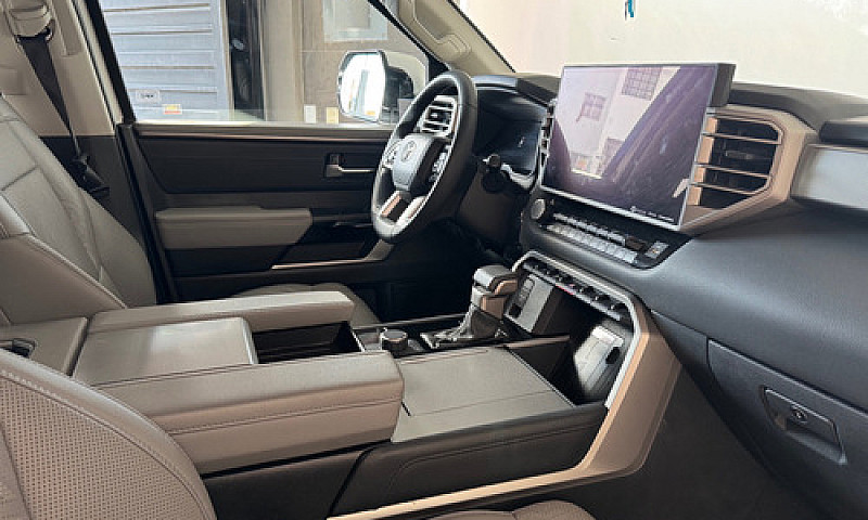 Toyota Sequoia Año 2...