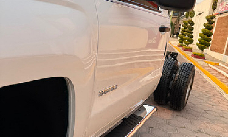 Chevrolet Silverado ...