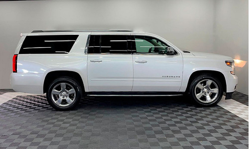 Chevrolet Suburban 2...