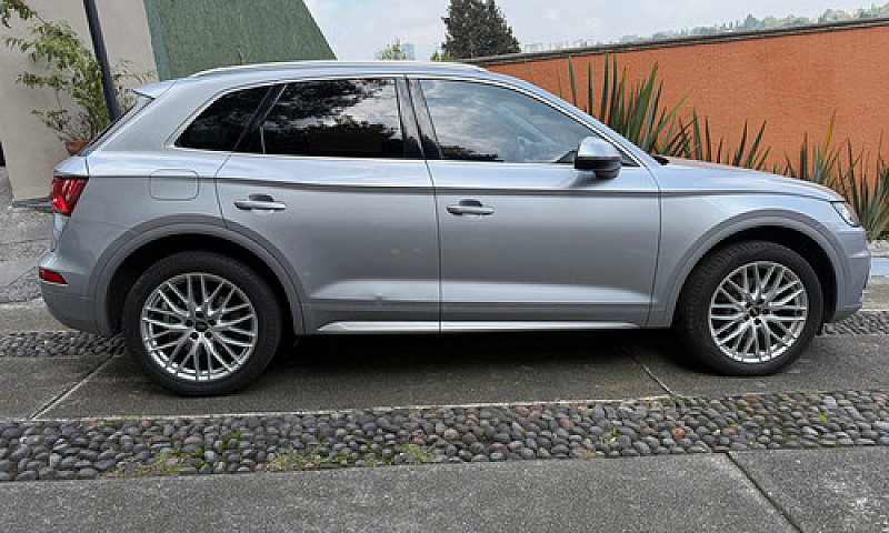 Audi Q5 2.0 L T Elit...