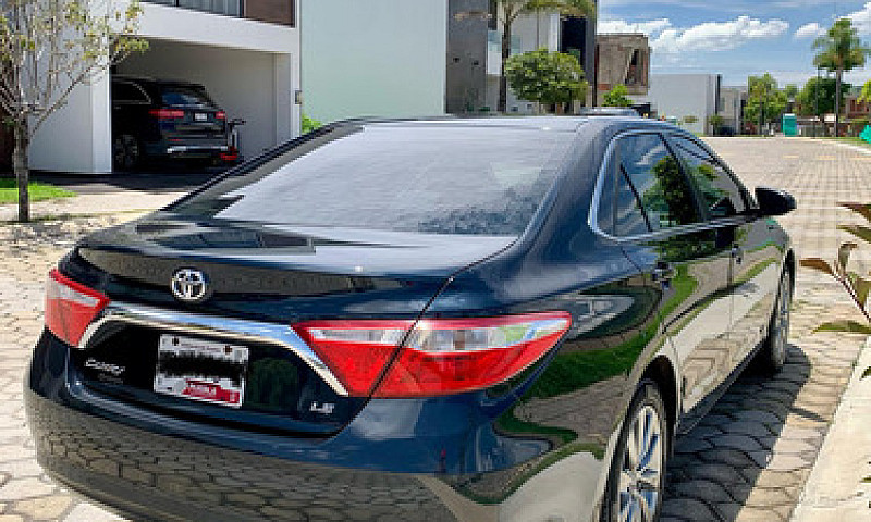 Toyota Camry 2.5 Le ...
