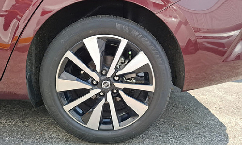 Nissan Versa 2021...