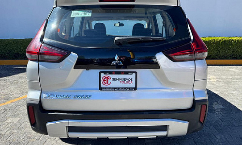 Mitsubishi Xpander 2...