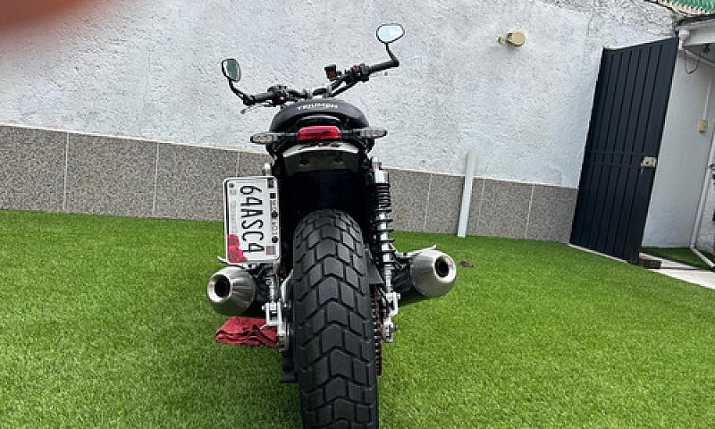 Triumph Speed Twin 1...
