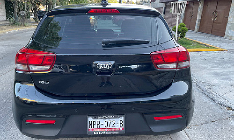 Kia Rio 1.6 Ex Hatch...